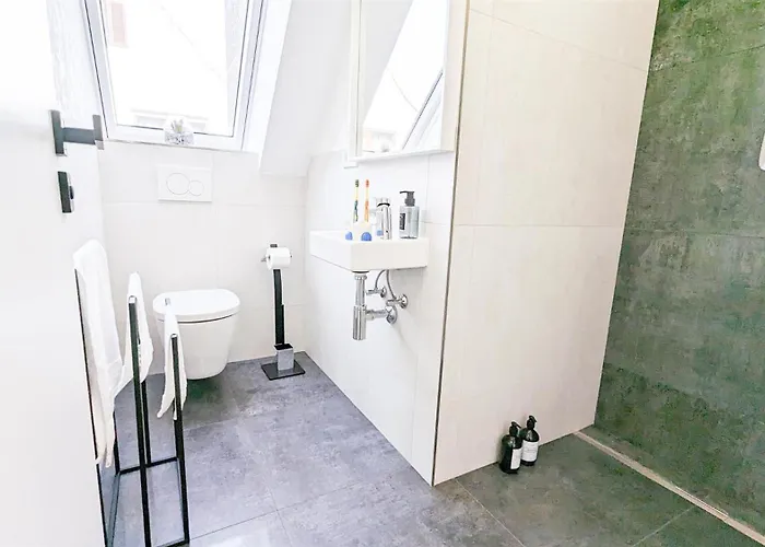 Alfa Doppelzimmer Teekueche Porsche Bosch L Gemeinschaftsbad Wifi Smarttv L Double With Kitchenette And Shared Bathroom Bs21a9