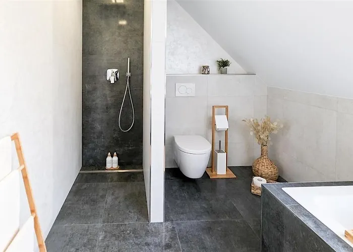 Alfa Doppelzimmer Teekueche Porsche Bosch L Gemeinschaftsbad Wifi Smarttv L Double With Kitchenette And Shared Bathroom Bs21a9