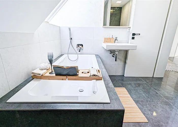 Apartament Alfa Doppelzimmer Teekueche Porsche Bosch L Gemeinschaftsbad Wifi Smarttv L Double With Kitchenette And Shared Bathroom Bs21a9 *