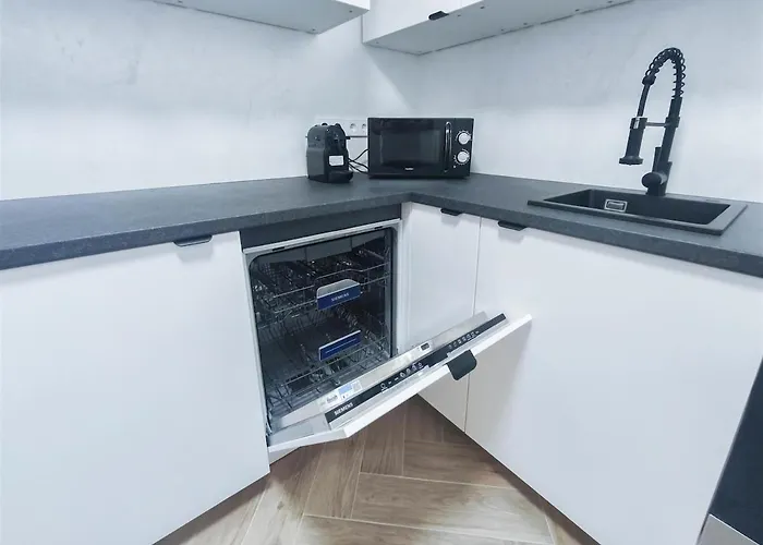 Alfa Doppelzimmer Teekueche Porsche Bosch L Gemeinschaftsbad Wifi Smarttv L Double With Kitchenette And Shared Bathroom Bs21a9 * Stuttgart