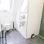 Alfa Doppelzimmer Teekueche Porsche Bosch L Gemeinschaftsbad Wifi Smarttv L Double With Kitchenette And Shared Bathroom Bs21a9