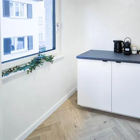 Alfa Doppelzimmer Teekueche Porsche Bosch L Gemeinschaftsbad Wifi Smarttv L Double With Kitchenette And Shared Bathroom Bs21a9 Apartment